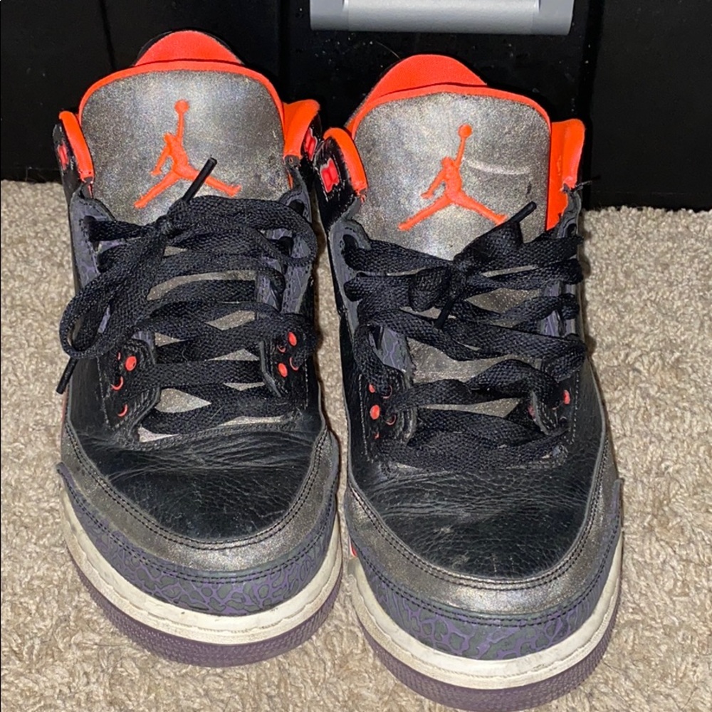 Jordan 3 “Crimson”